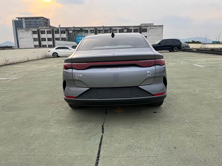 Фото 8 - BYD Qin L