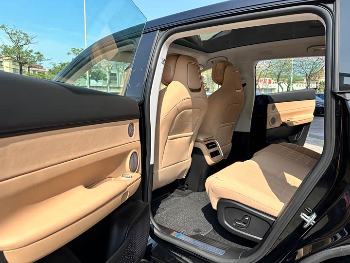 Фото 9 - Exeed Sterra ET