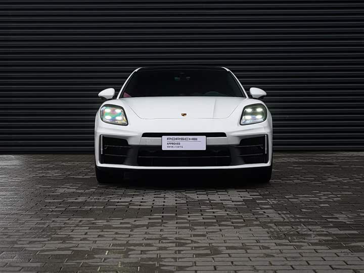 Фото 2 - Porsche Panamera