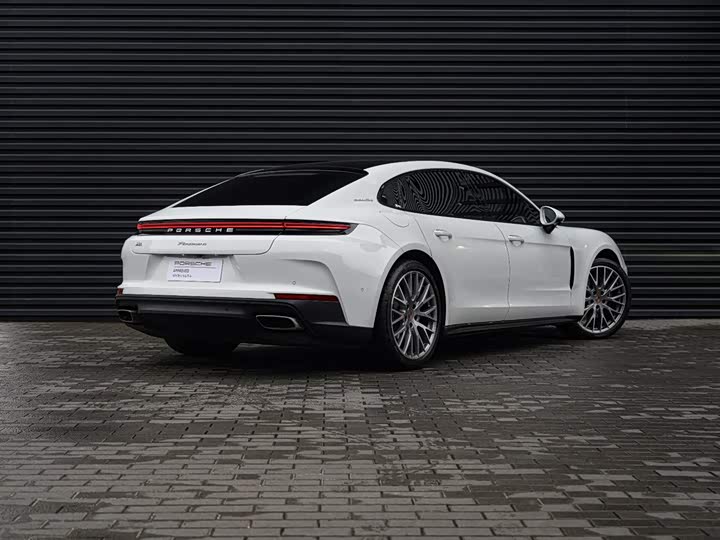 Фото 4 - Porsche Panamera