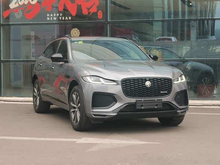 Фото 2 - Jaguar F-Pace