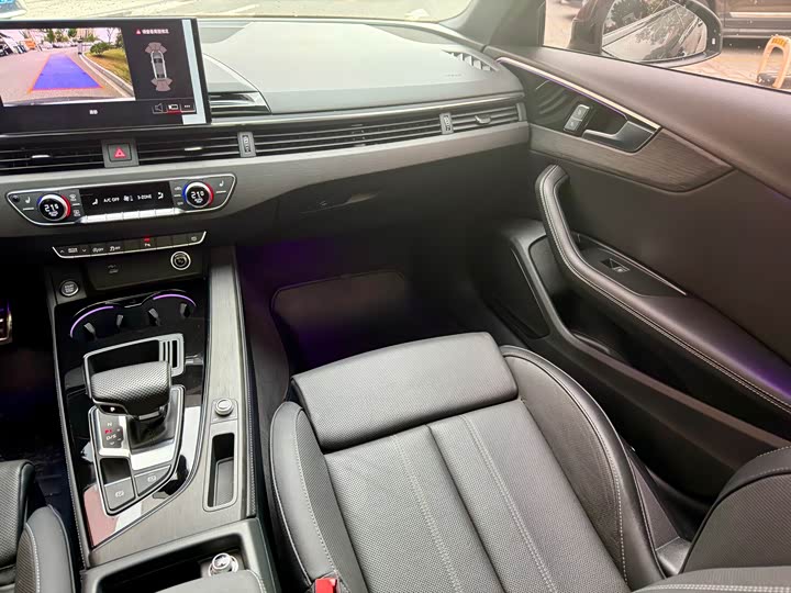 Фото 7 - Audi A4L