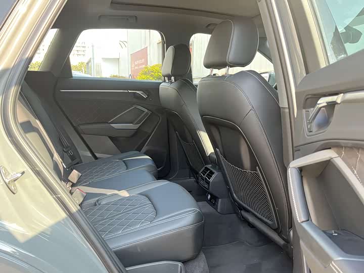 Фото 8 - Audi Q3