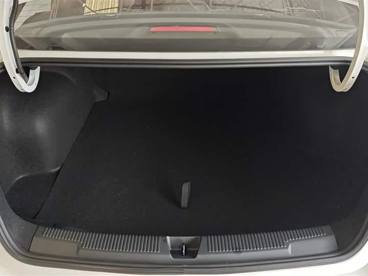 Фото 4 - Roewe i5