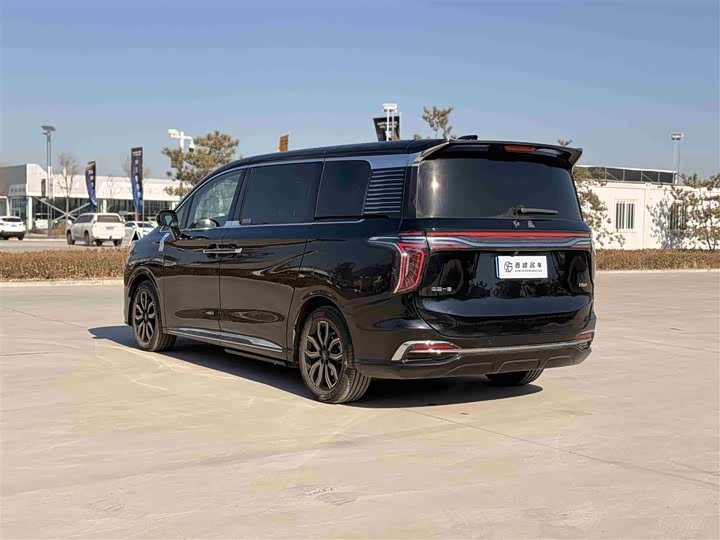 Фото 5 - Hongqi HQ9