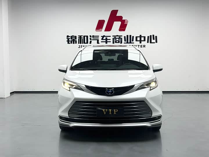 Фото 2 - Toyota Sienna