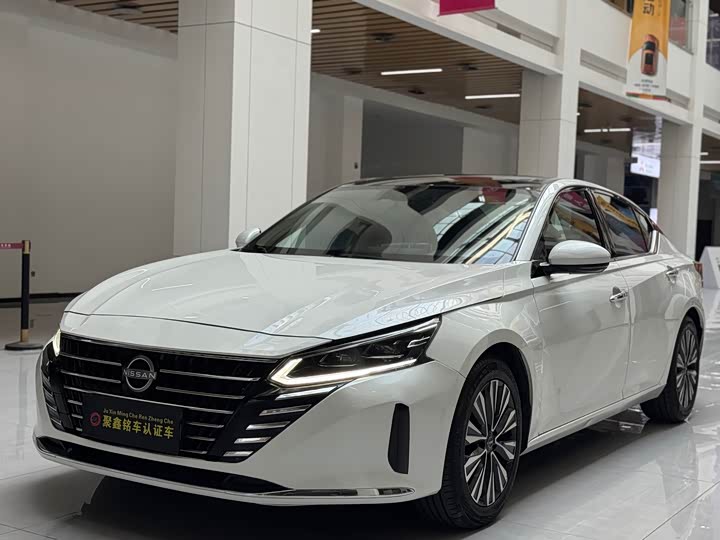 Фото 1 - Nissan Teana