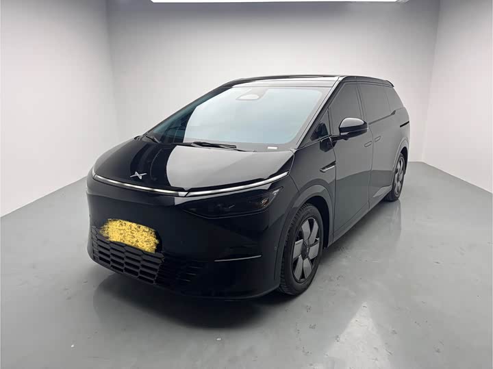 Фото 1 - XPeng X9