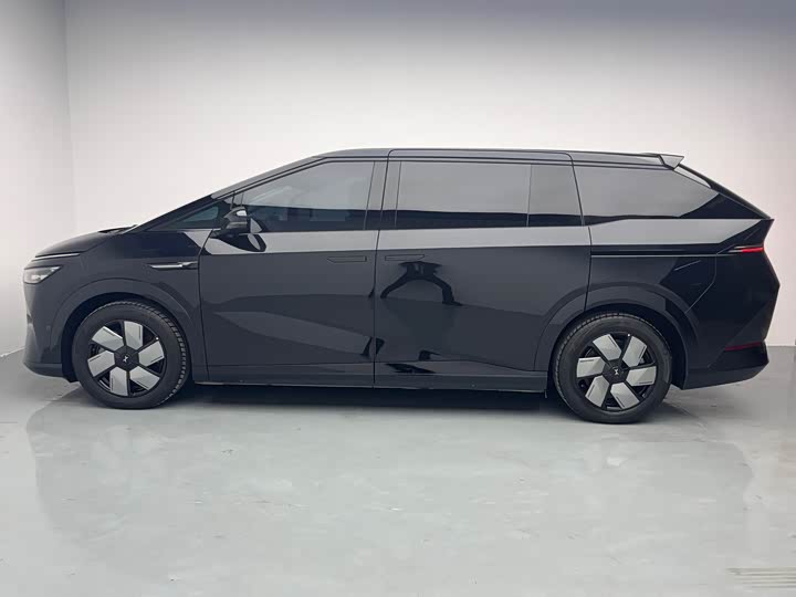 Фото 8 - XPeng X9