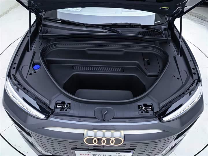 Фото 9 - Audi Q6L e-tron Sportback