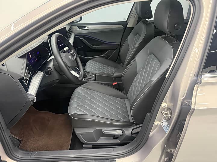 Фото 8 - Volkswagen Sagitar L