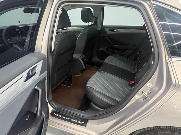 Фото 9 - Volkswagen Sagitar L