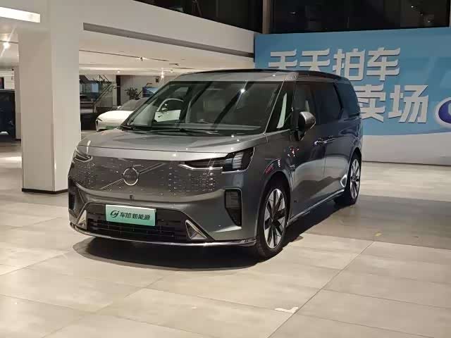 Фото 1 - Volvo EM90