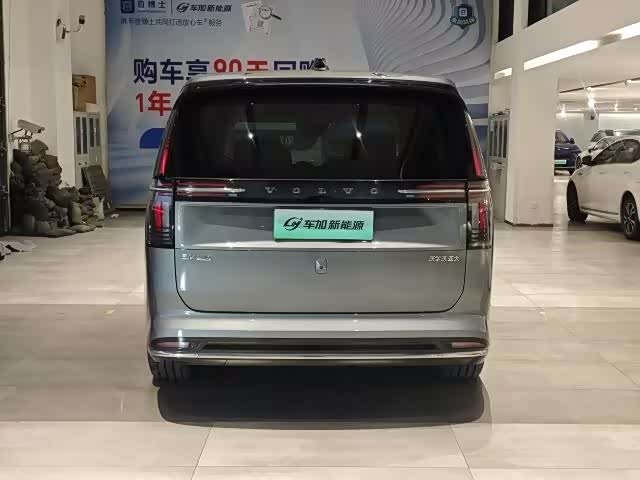 Фото 8 - Volvo EM90