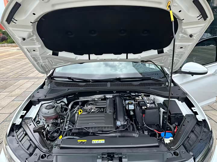 Фото 8 - Volkswagen Sagitar L