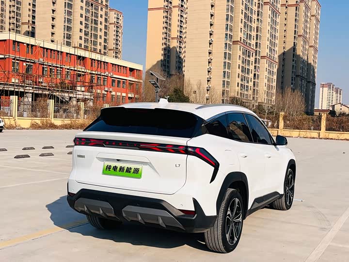 Фото 7 - Geely Galaxy L7