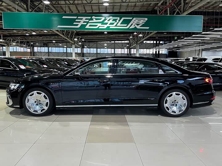 Фото 3 - Audi A8