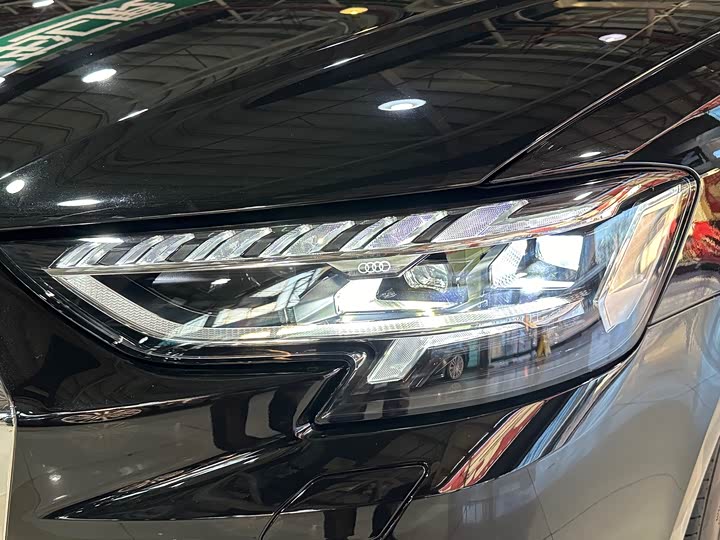 Фото 4 - Audi A8