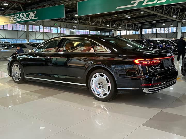 Фото 5 - Audi A8