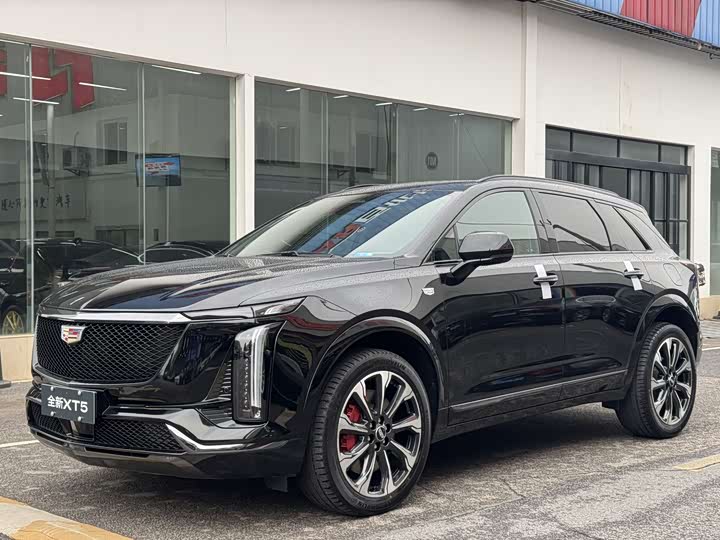 Фото 1 - Cadillac XT5