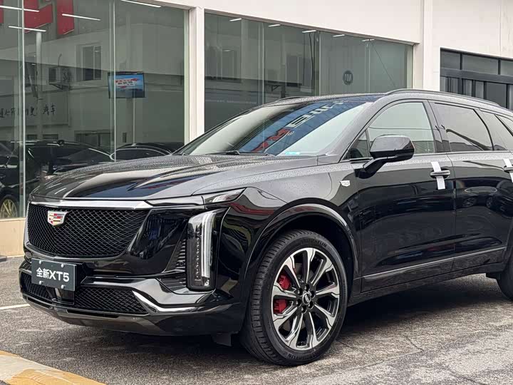 Фото 2 - Cadillac XT5