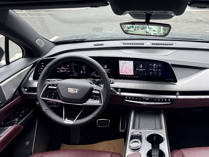 Фото 5 - Cadillac XT5