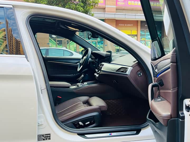 Фото 9 - BMW 5 Series