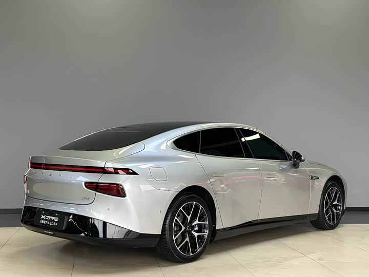 Фото 3 - XPeng P7