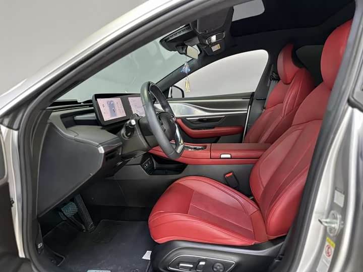 Фото 4 - XPeng P7