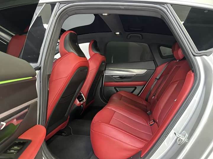 Фото 5 - XPeng P7