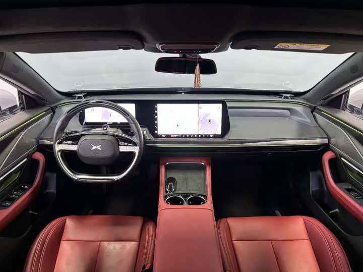 Фото 8 - XPeng P7