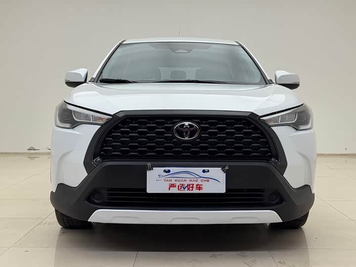 Photo 2 - Toyota Corolla Cross