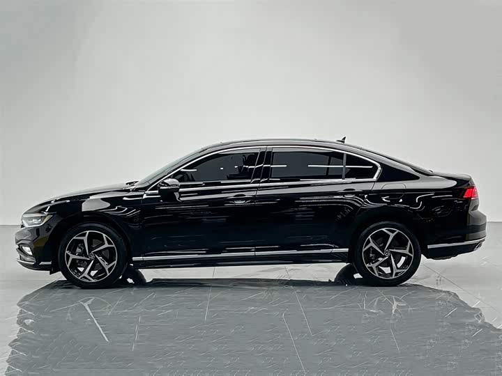 Фото 3 - Volkswagen Magotan