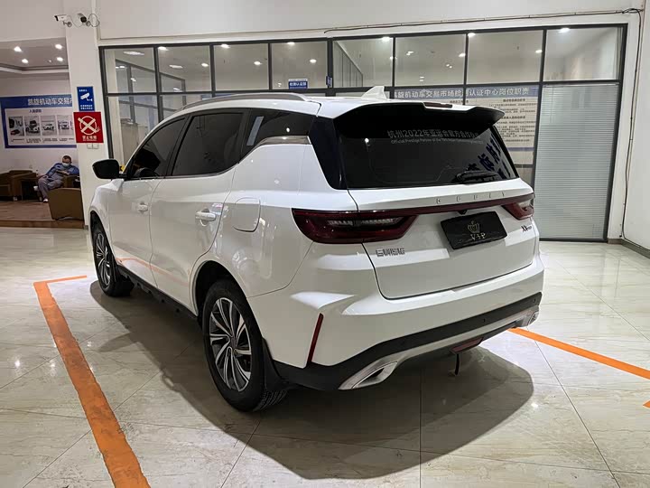 Фото 6 - Geely Vision X6