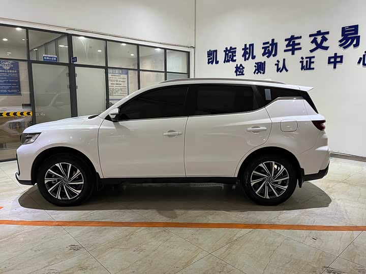 Фото 7 - Geely Vision X6