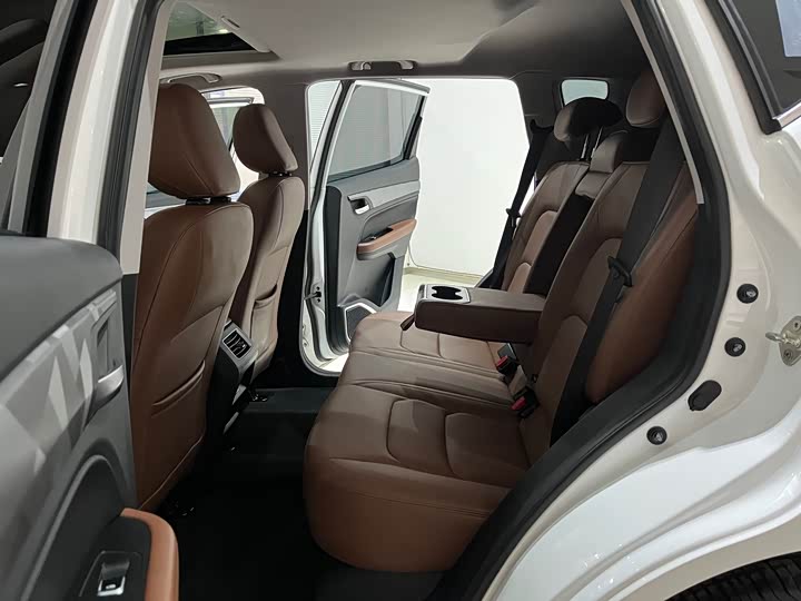 Фото 9 - Geely Vision X6