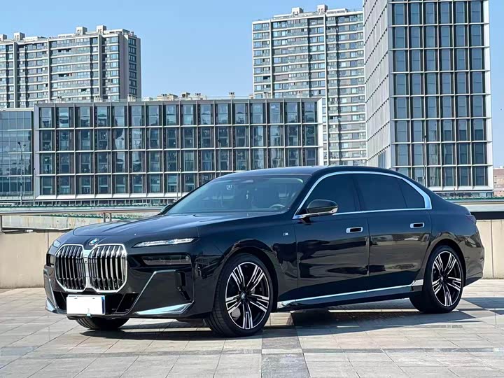 Фото 1 - BMW 7 Series