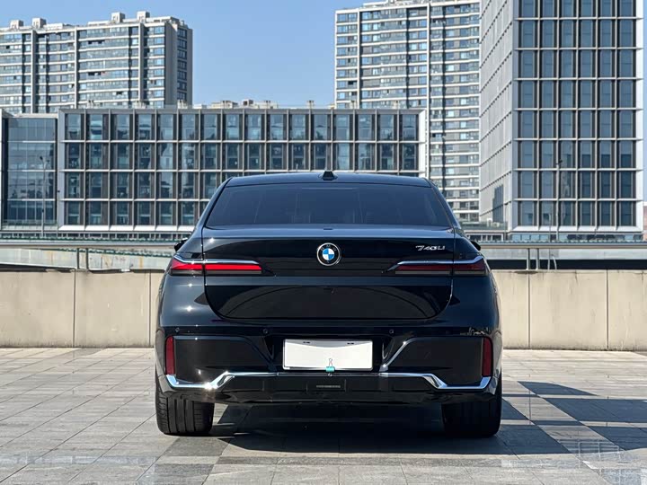 Фото 5 - BMW 7 Series