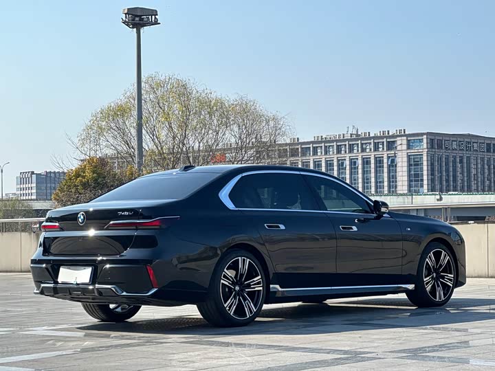 Фото 6 - BMW 7 Series