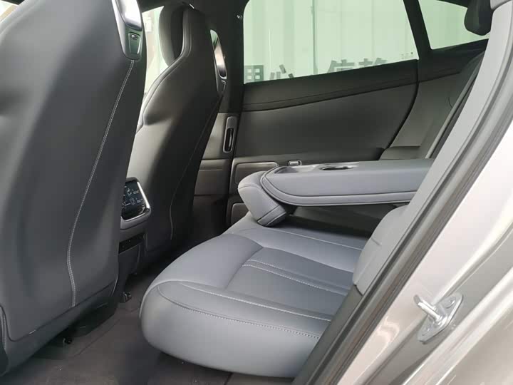 Фото 7 - Xiaomi YU7