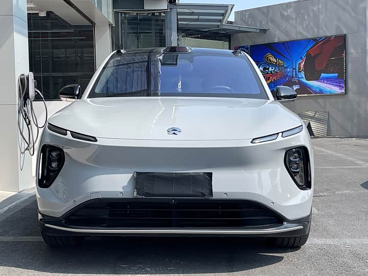 Фото 2 - Nio EC6