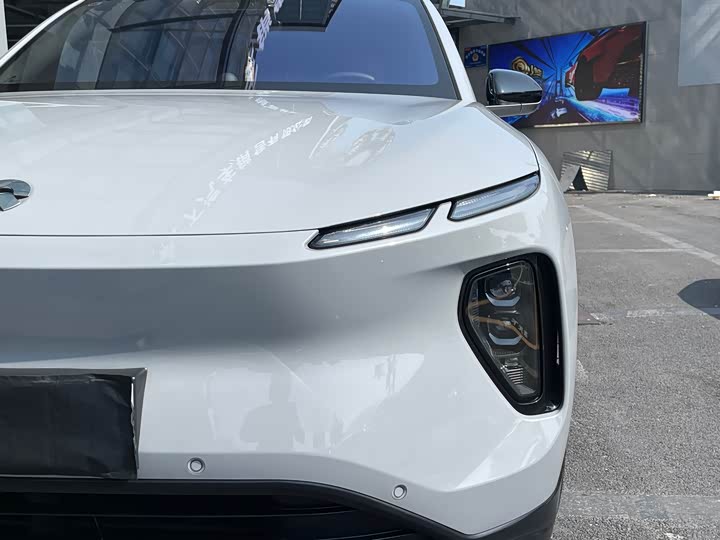 Фото 4 - Nio EC6