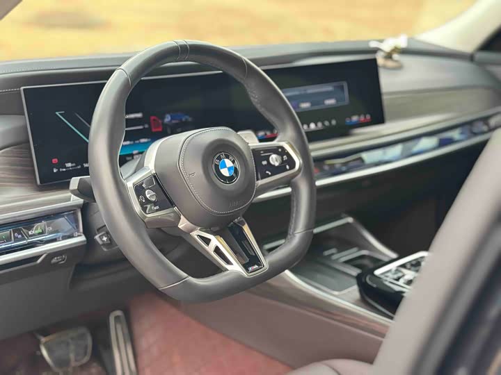 Фото 4 - BMW 7 Series
