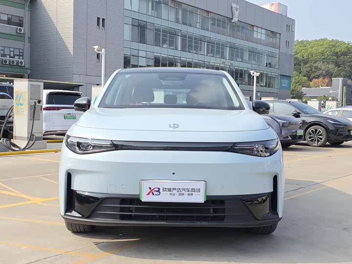 Фото 2 - Leapmotor C10