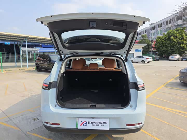 Фото 9 - Leapmotor C10