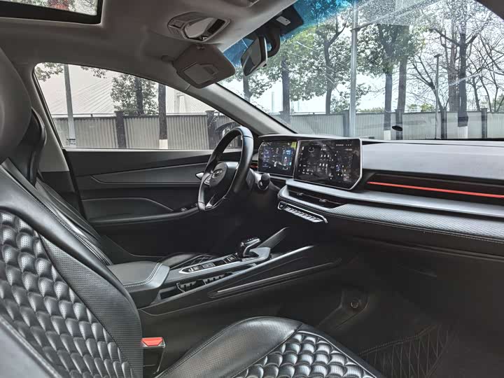 Фото 4 - Geely Binrui