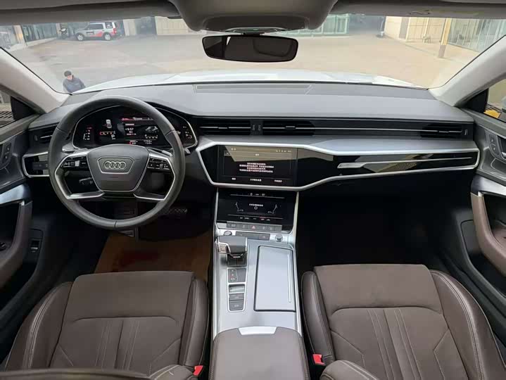 Фото 5 - Audi A7L