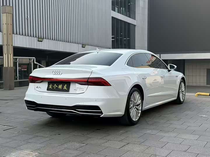 Фото 7 - Audi A7L