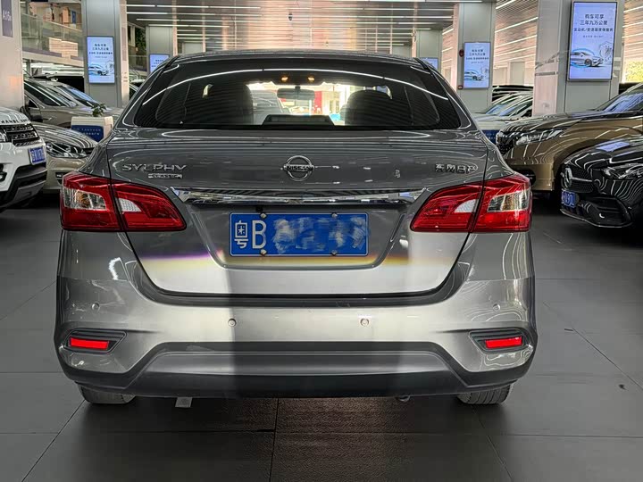 Фото 4 - Nissan Sylphy