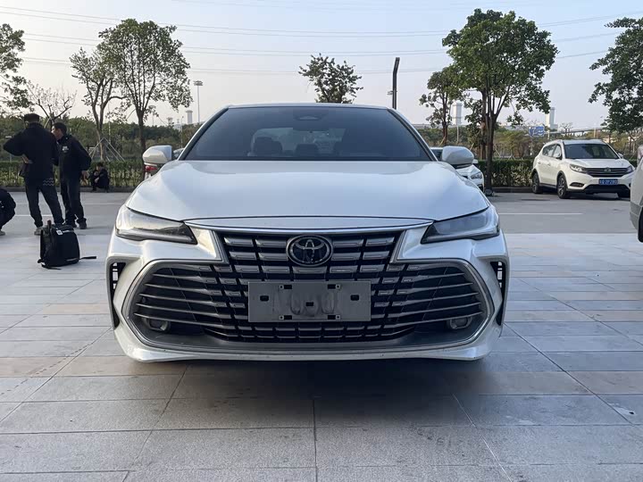 Фото 2 - Toyota Avalon
